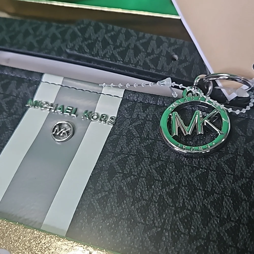 Michael Kors Adjustable belt bags festival ,concert bag - Picture 6 of 12